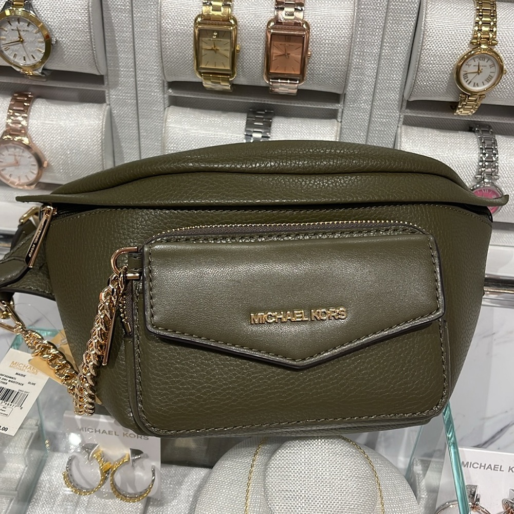 Michael Kors Maisie Lg Leather 2-in-1 Sling Waist Fanny Packs Crossbody NWT
… - Picture 6 of 16